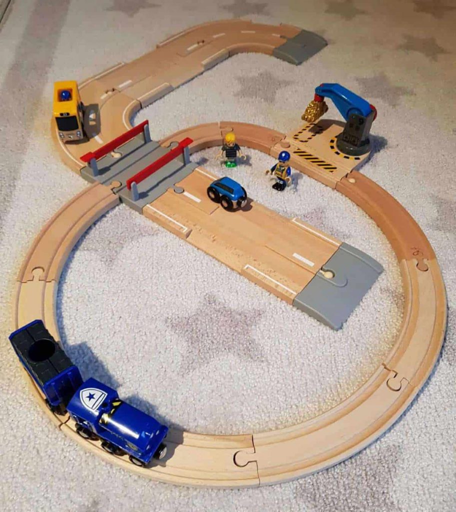Brio_Bahn_Set_Polizeitransport